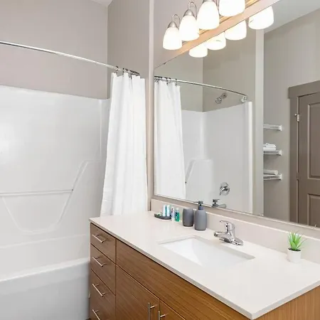 Uptown Elegance Gym, Pool, Wine Apartment Charlotte Exterior photo